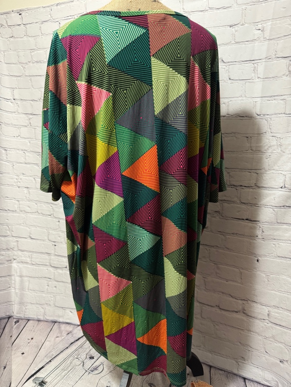EUC Slinky! LuLaRoe Irma Colorful Geometric Pattern Tunic - Picture 3 of 8